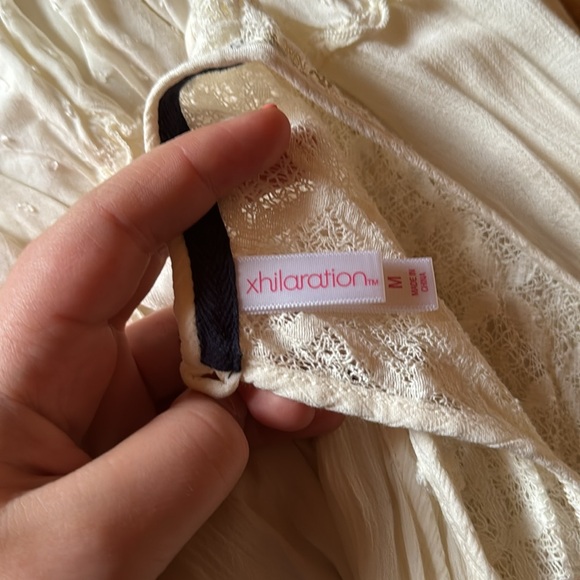 Brand xhilaration size medium the color is off white/cream - Picture 3 of 3